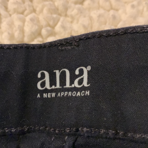 Ana Black Jegging pants - Picture 4 of 5